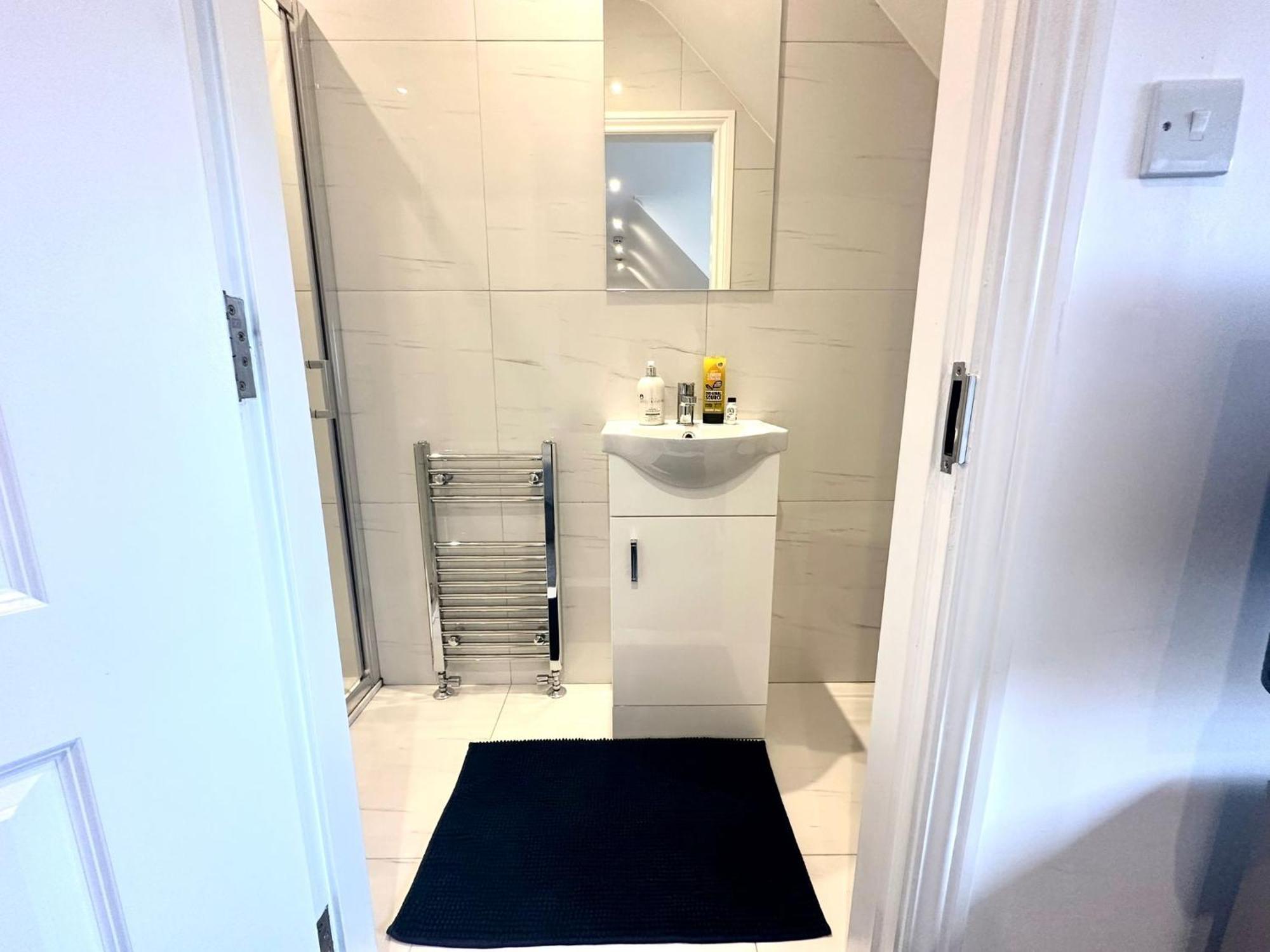 Stylish Modern, Private Apartment,15 Mins To Central London Hendon Exterior foto