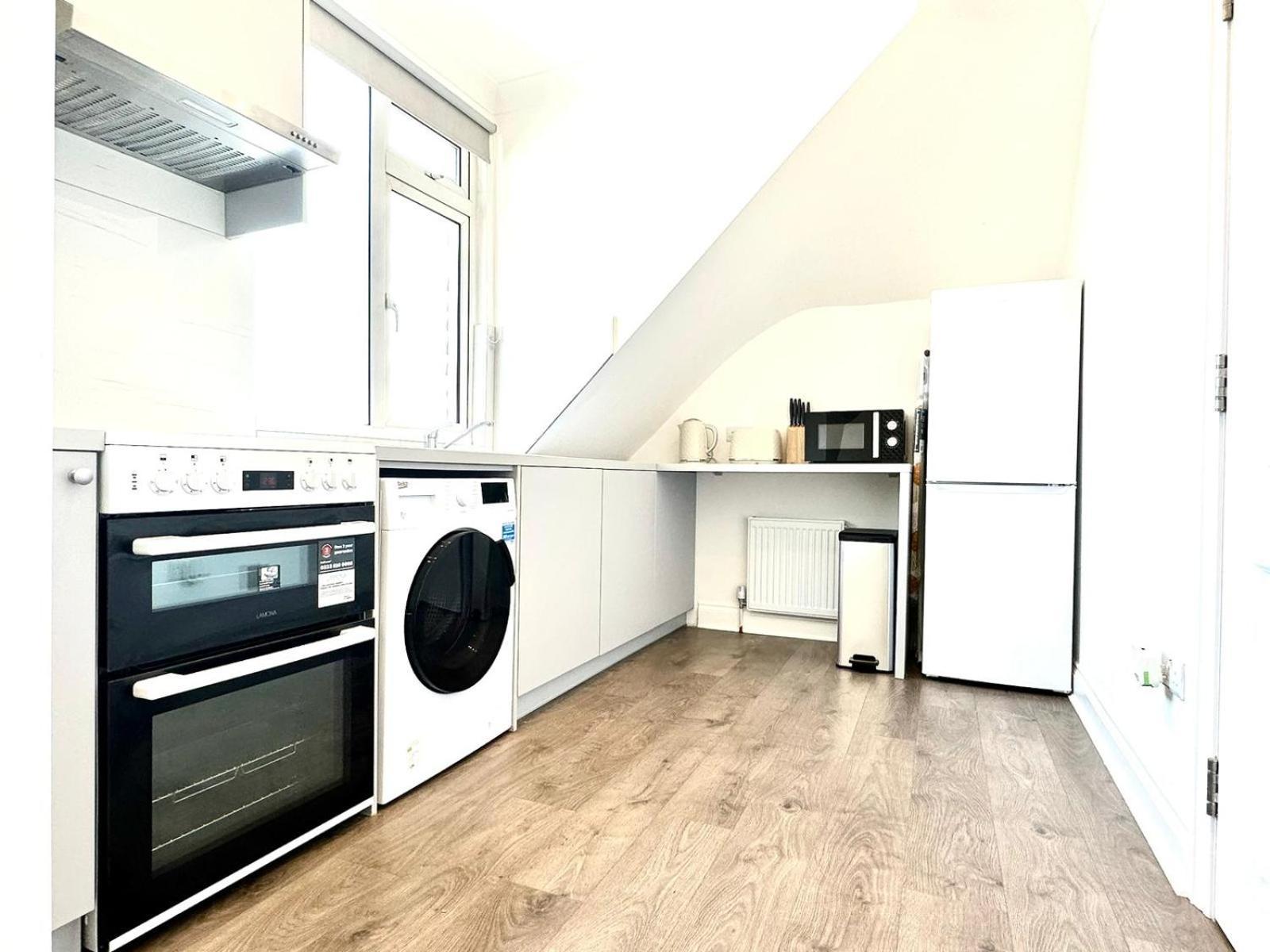 Stylish Modern, Private Apartment,15 Mins To Central London Hendon Exterior foto